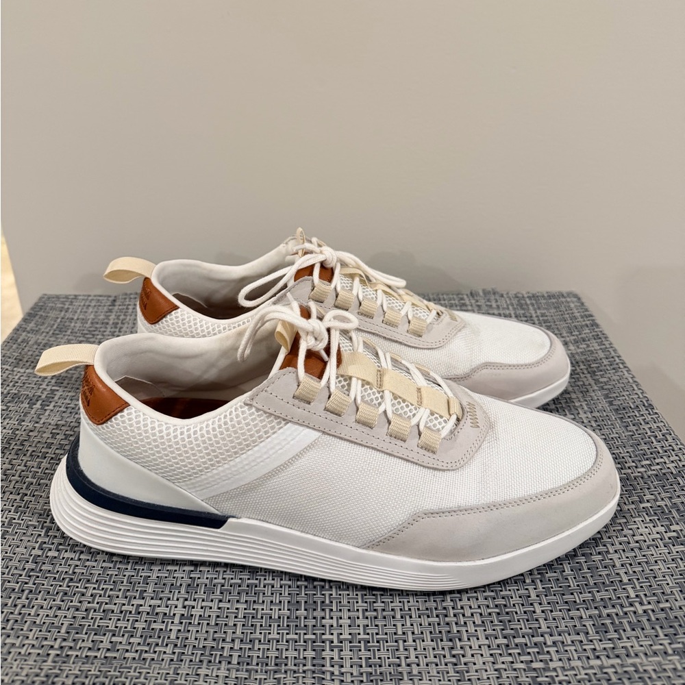 Wolf & Shepard Crossover Victory Sneaker - Picture 2 of 5